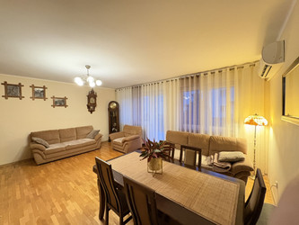 Dom łódzkie
bełchatowski
Bełchatów Na sprzedaż 700 000 PLN 200 m2 